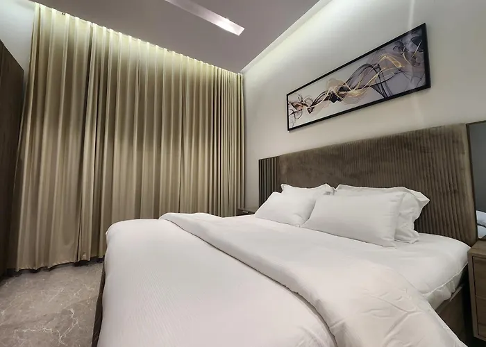 Elegant 2Br Stay In Al Yarmook - Near Dammam Road