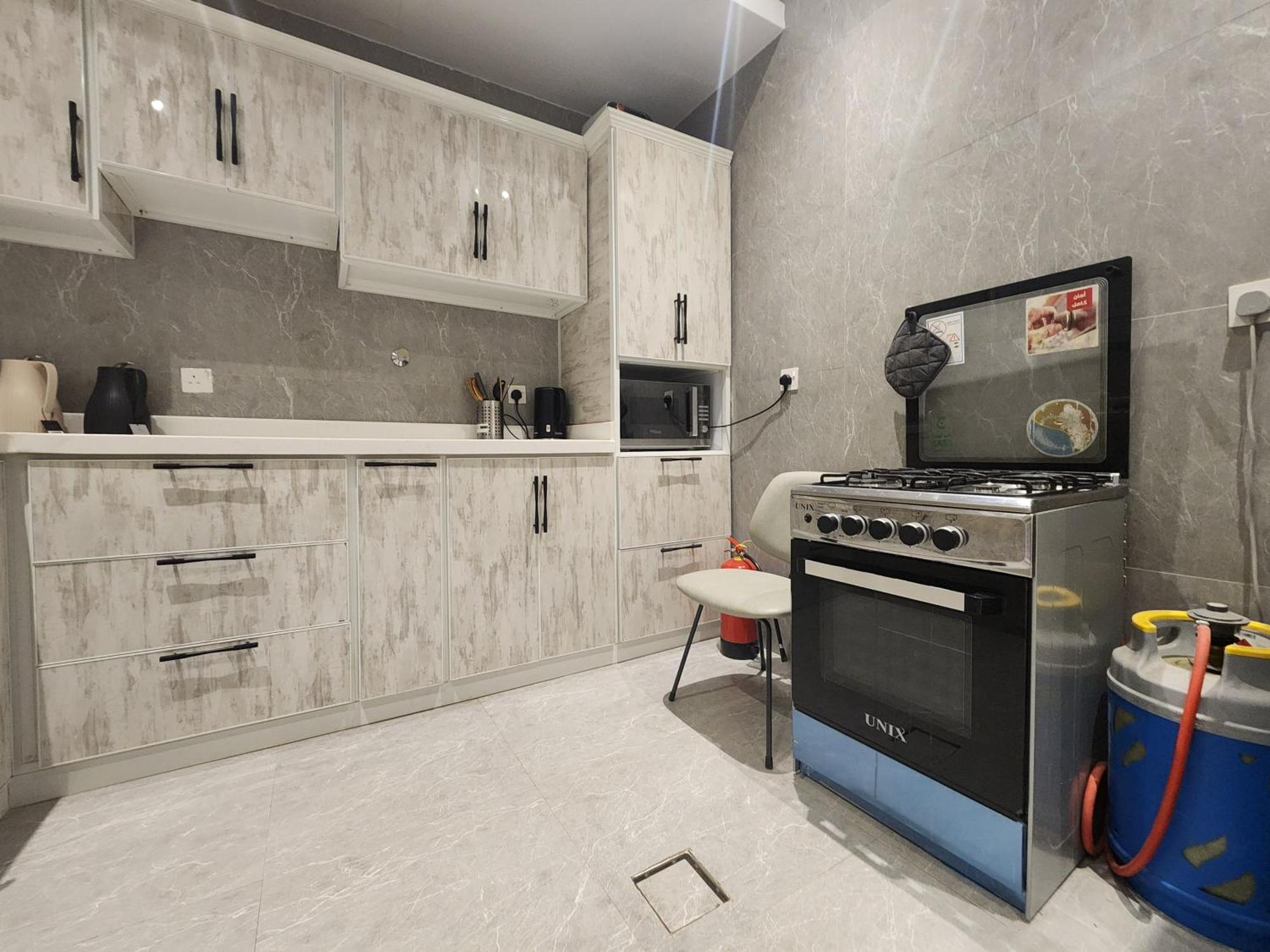 Elegant 2br In Al Yarmook - Near Dammam Road